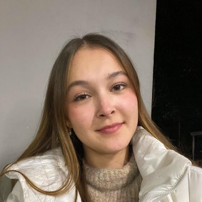 Babysitter in Curitiba: Larissa