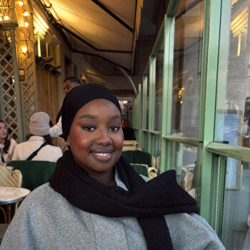 Babysitter in Longvic: Fatoumata