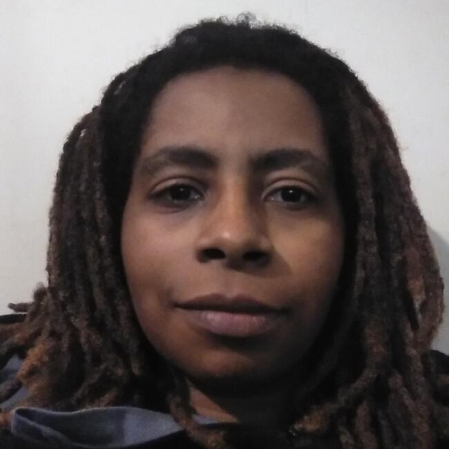 Babysitter in Paris: Laetitia