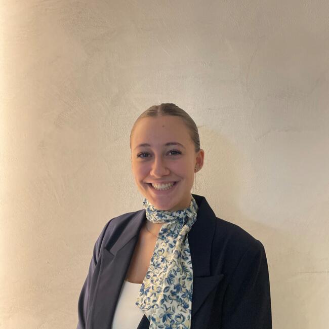 Babysitter in Garons: Adysson