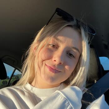 Baby-sitter in Auckland: Mia