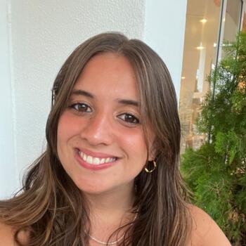 Babysitter Atães: Nidia