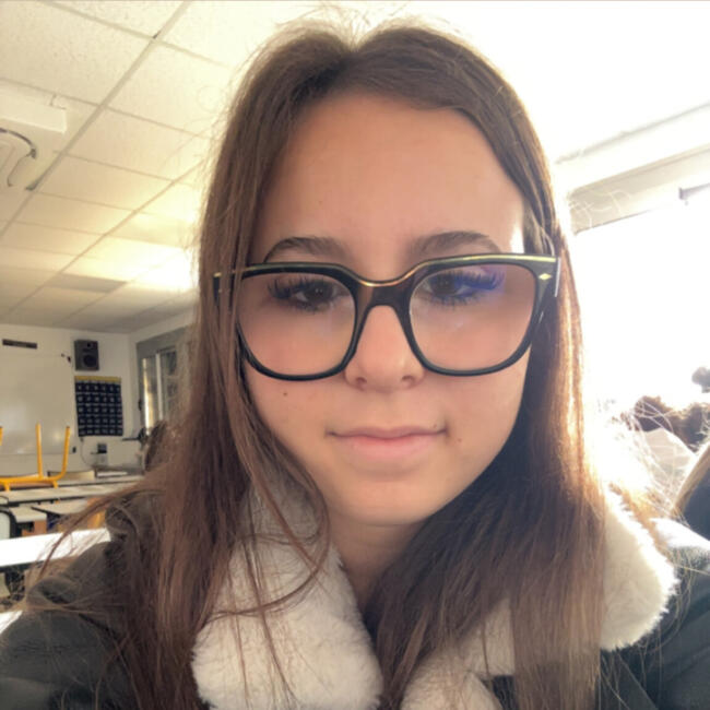 Babysitter in Le Pradet: Kessy