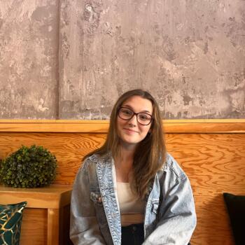 Babysitter in Manville (Rhode Island): Maddie