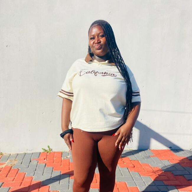 Babysitter in Motherwell: Asenathi