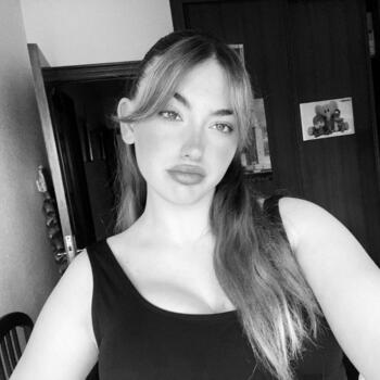 Babysitter in Villamayor: Nerea