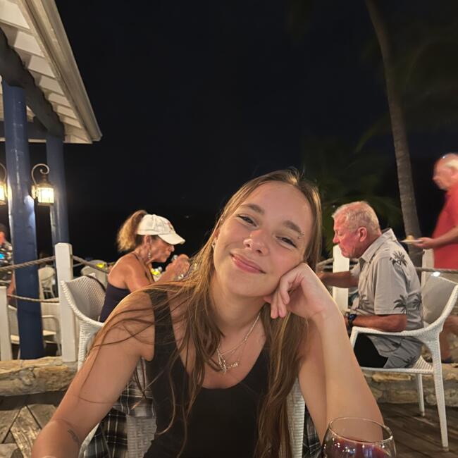 Babysitter in Nottingham: Sarah