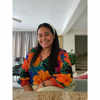 Babysitter in Burunga: Monica