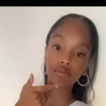 Babysitter in Pantin: Paloma