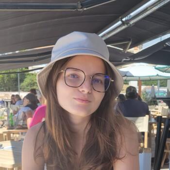 Babysitter in Châteauroux: Angèle