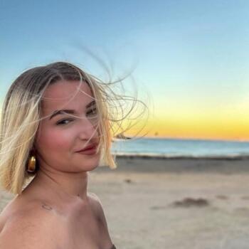 Babysitter in Le Vaud: Ella