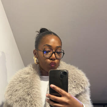 Babysitter in Mons: Emmanuelle