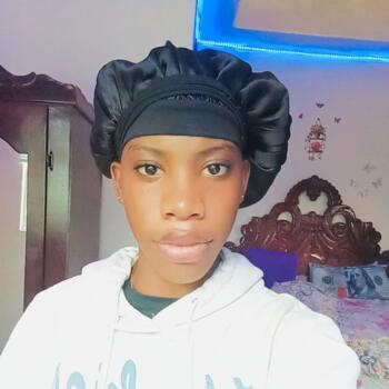 Babysitter in Linstead: Marrisol