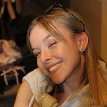 Babysitter in Laval: Léonie