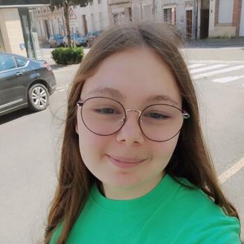 Babysitter in Hirson: Clara