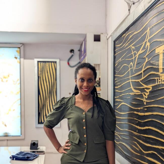 बंगलौर में बेबीसिटर: Sarah