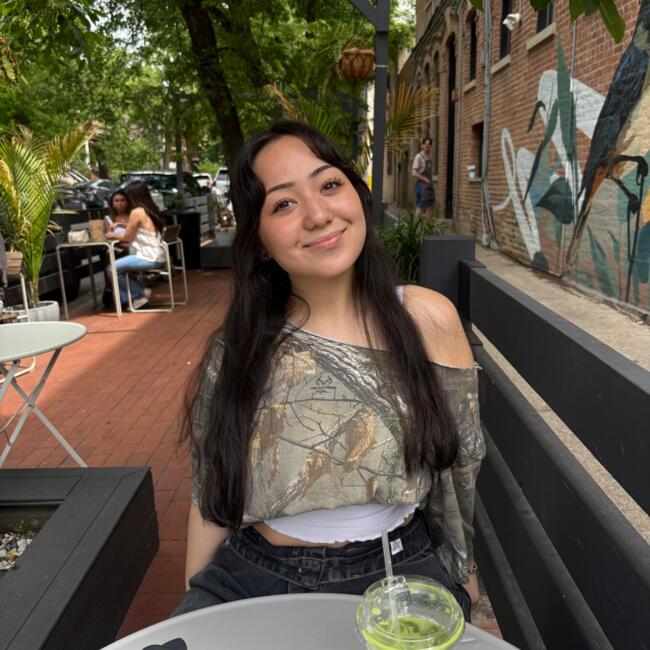 Babysitter in Chicago: Aya