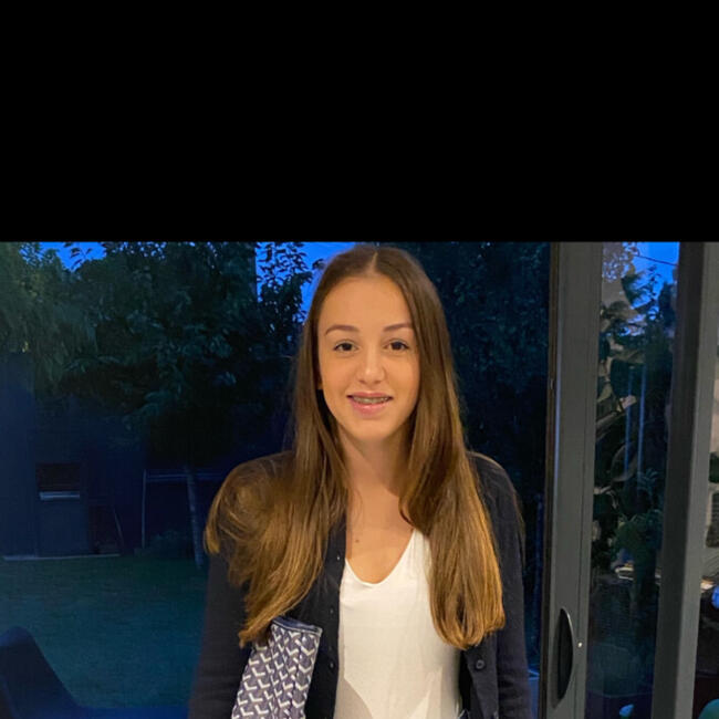 Babysitter in Cartelègue: Naya