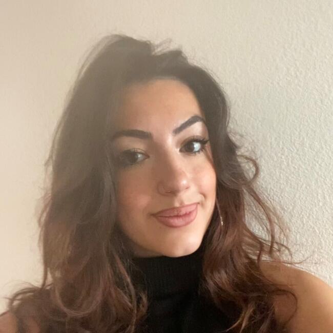 Babysitter in Toulouse: Adriana