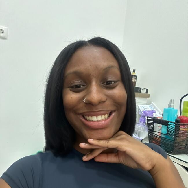 Babysitter in Almada: Lia