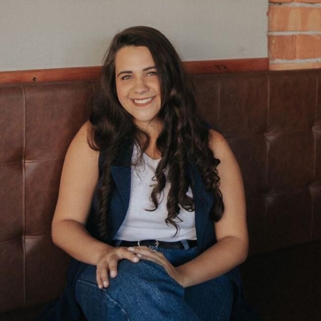 Babysitter in Braga: Deborah