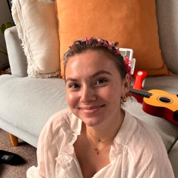 Babysitter in Auckland: Emilie