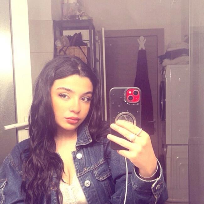 Babysitter in Villa Guardia: Ilaria