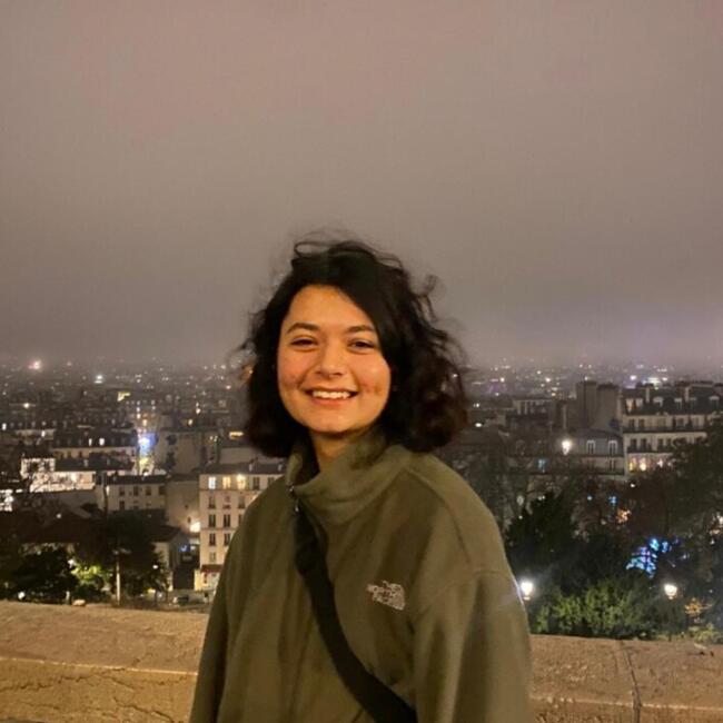 Babysitter in Marseille: Cindy