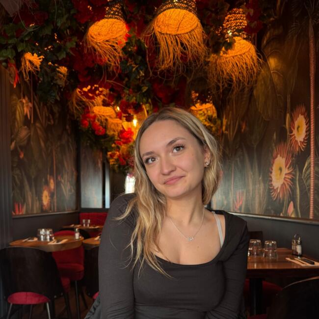 Babysitter in Dreux: Leya