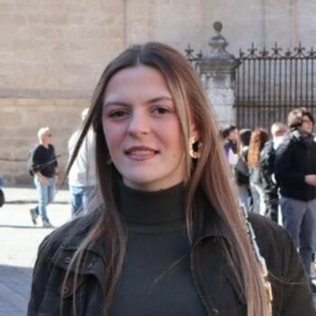 Babysitter in Alcochete: Inês