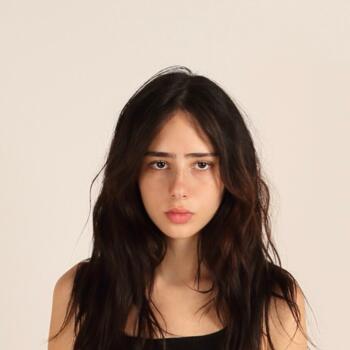 Babysitter in Cuenca: Luna Maia