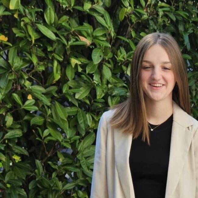 Babysitter in Cambo-les-Bains: Maly