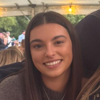 Babysitter in Dunedin: Emily