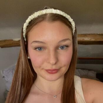 Babysitter in Saint-Hilaire-de-Brens: Manon