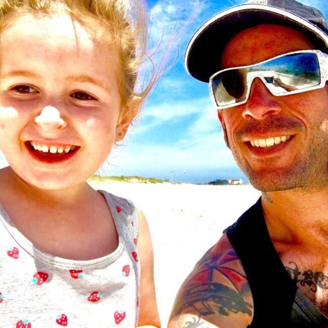 Job de garde d'enfants à Perth: Adrian