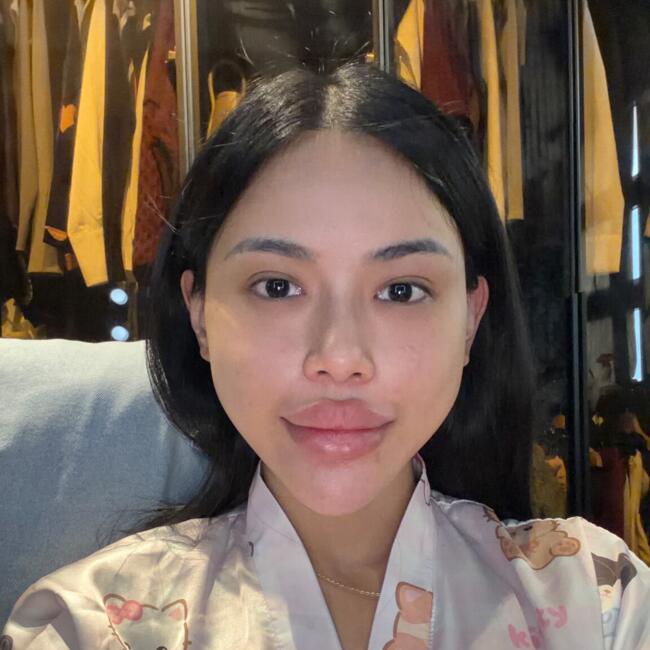 Singapore Island的临时保姆工作: Poh