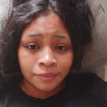 Babysitter in Palhoça: Esmeralda