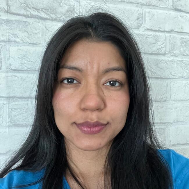Babysitter in Dubai: Cristina