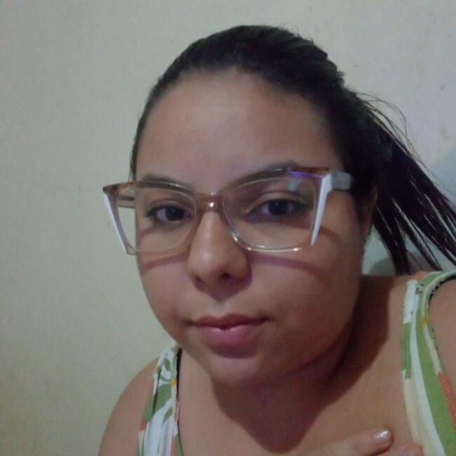 Babá em Valparaíso de Goiás: Regiane