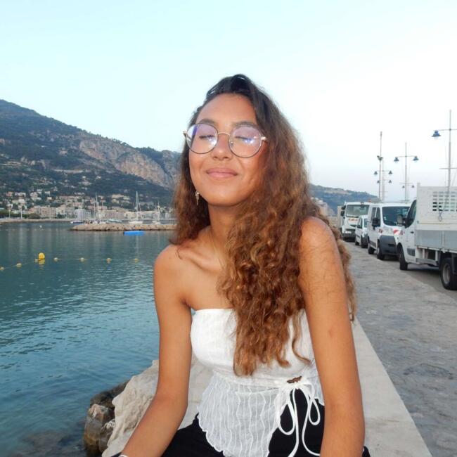 Babysitter in Draguignan: Shayna