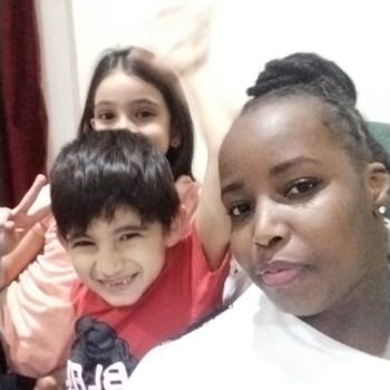 جليسة أطفال في الدوحة: Hanna