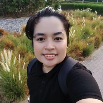 Babysitter in Dubai: Joan M.