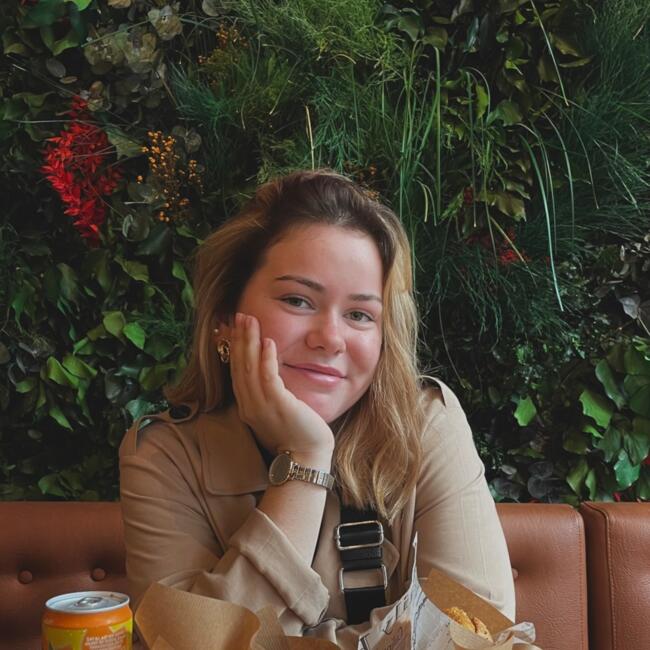 Babysitter in Nuillé-sur-Vicoin: Justine