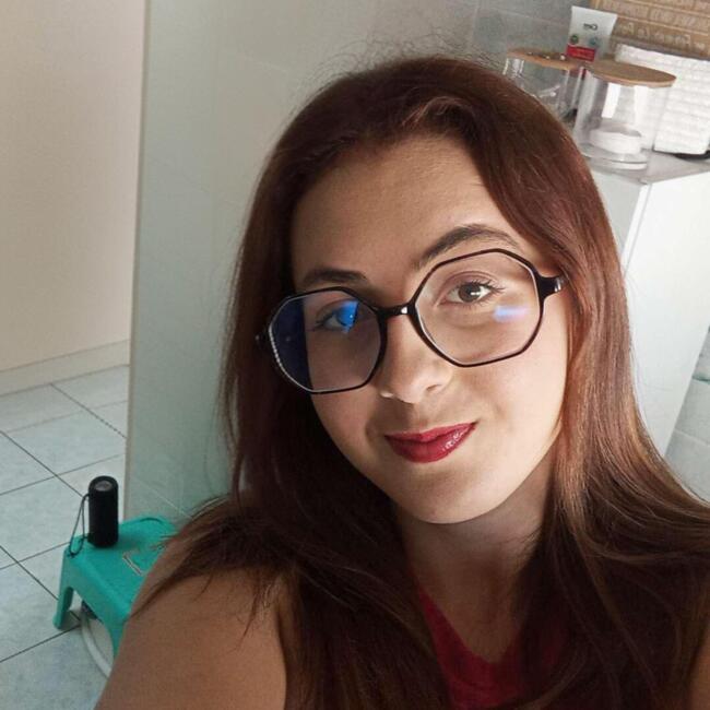 Babysitter in Saint-Étienne-de-Mer-Morte: Margot