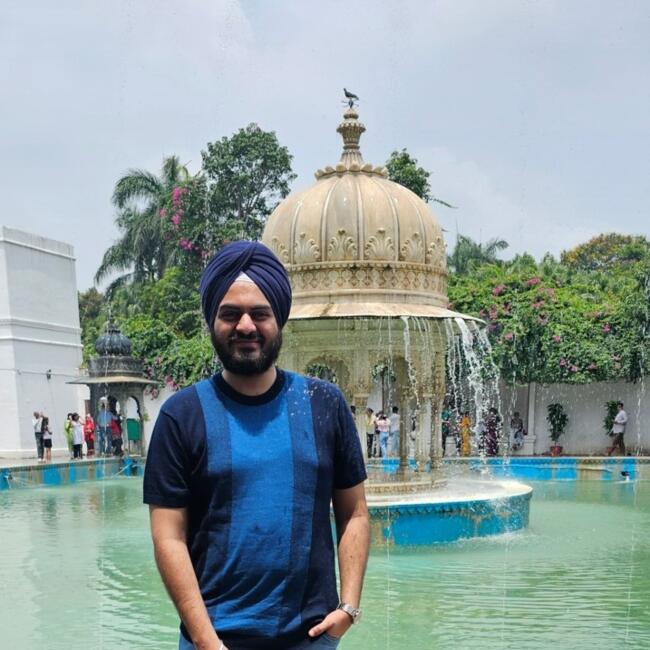 Babysitting job in New Delhi: Guryog
