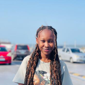 Babysitter in Covilha: Aline Kyone