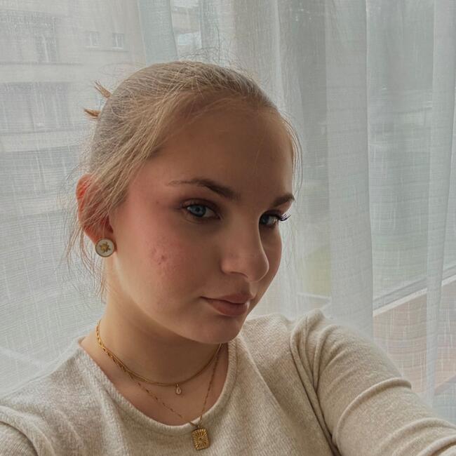 Babysitter στην περιοχή Carouge: Laura