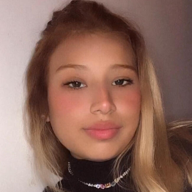 Canguro en Cerdanyola del Vallès: Naysha Selena