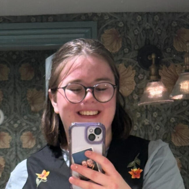 Babysitter in Alfreton: Katie