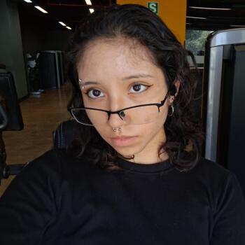Babysitter in Miraflores District: Valeria